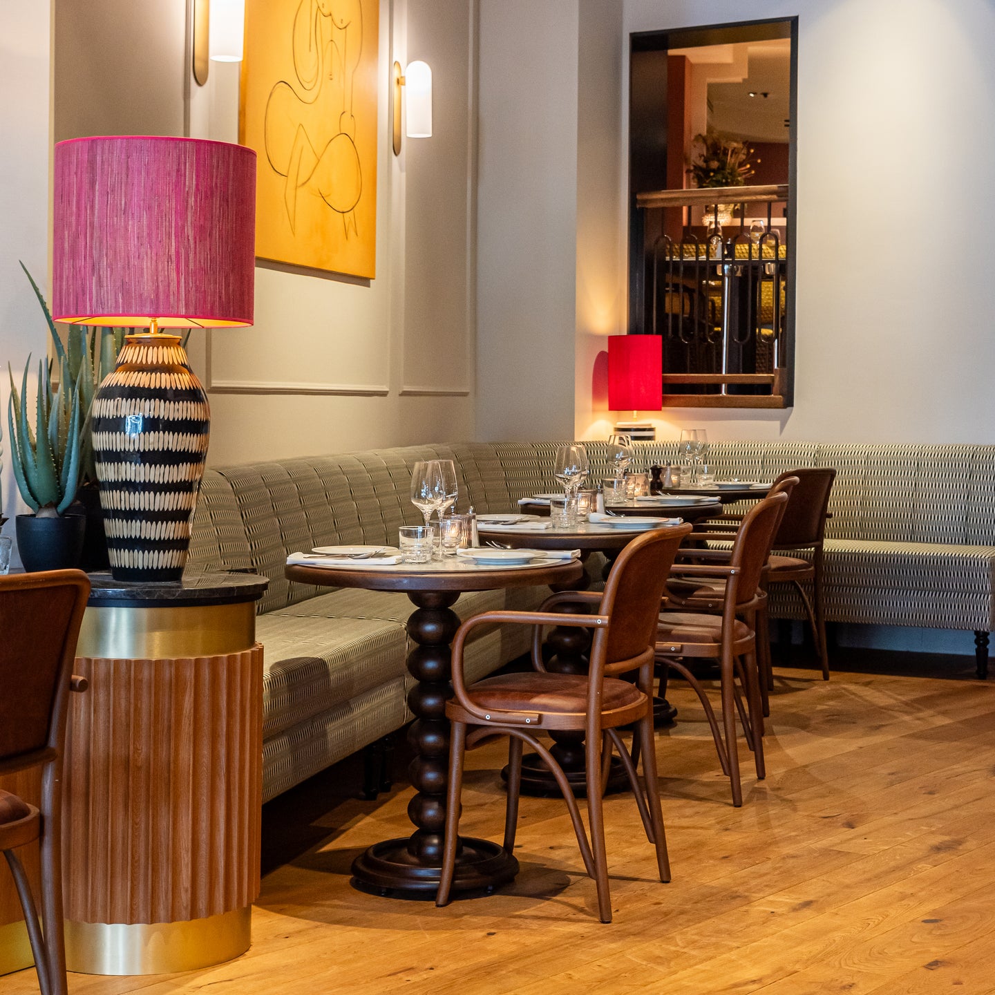 B2B Madame Garage custom and handmade black and white table lamps and shades for Restaurant Harper B2B Madame Garage custom and handmade black and white table lamps and shades for Restaurant Harper