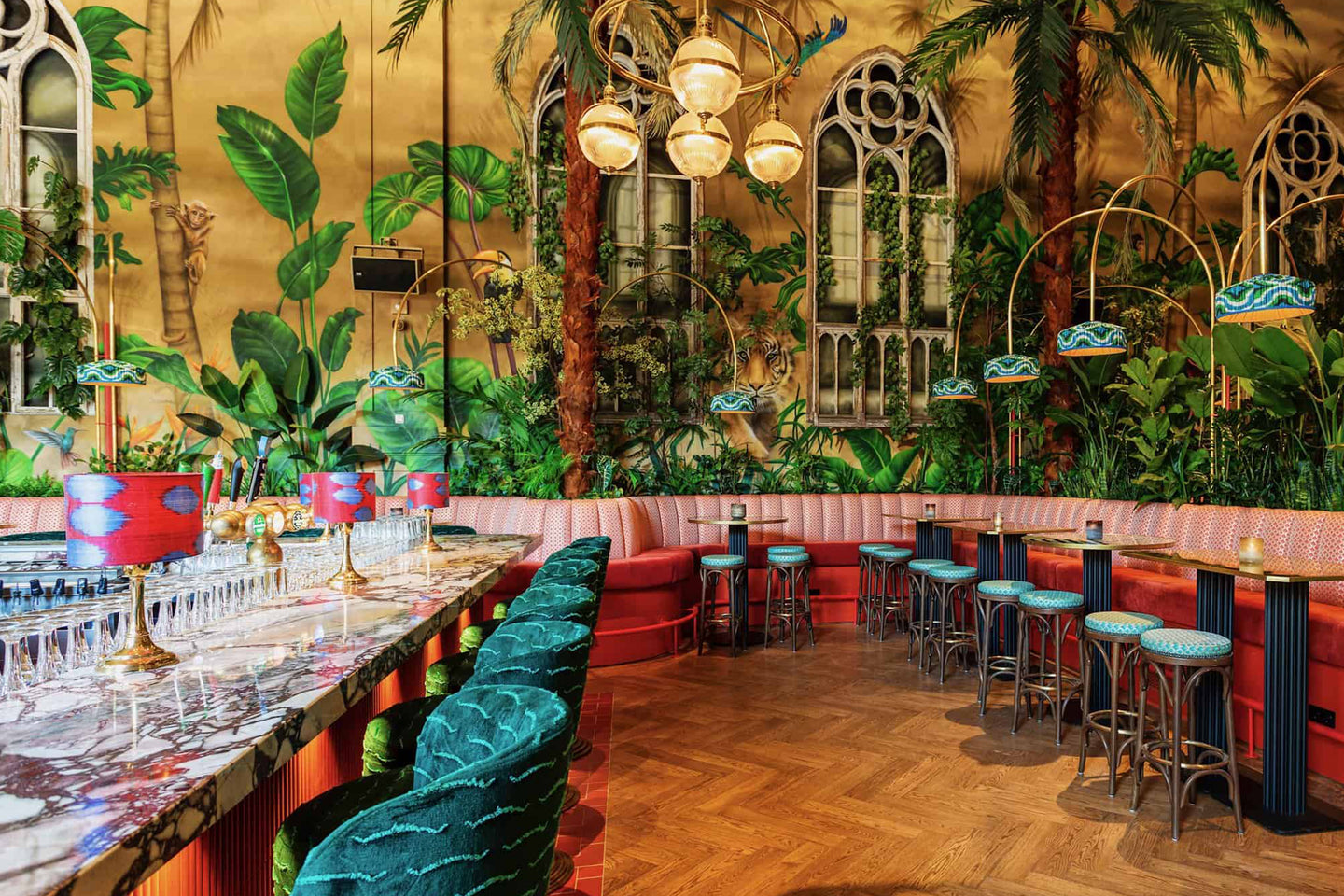 Silk Ikat lamps and lamp shades for bar en restaurant at Streetfood Club in Breda Silk Ikat lamps and lamp shades for bar en restaurant at Streetfood Club in Breda