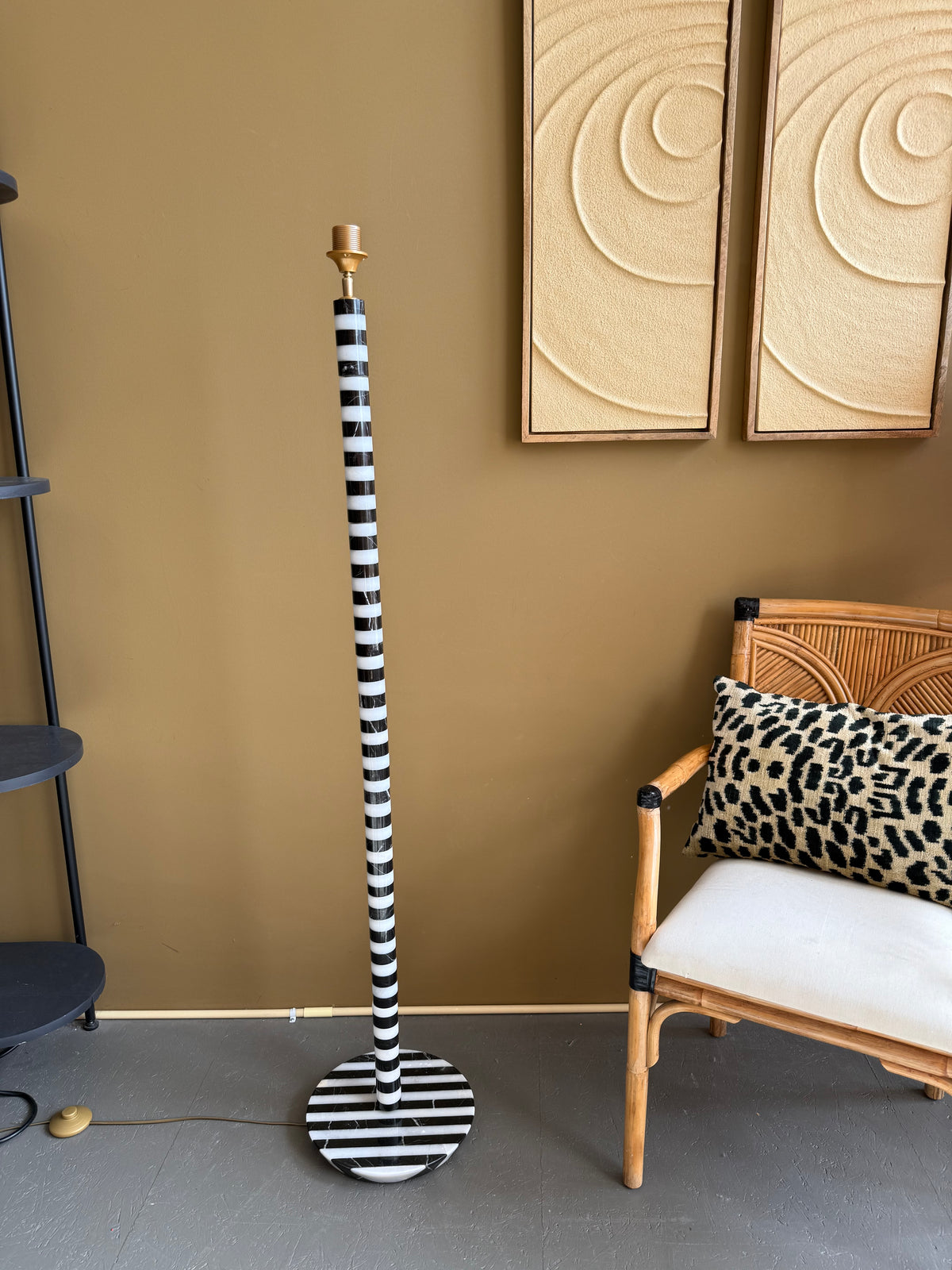 Black & White Floor Lamp Model H