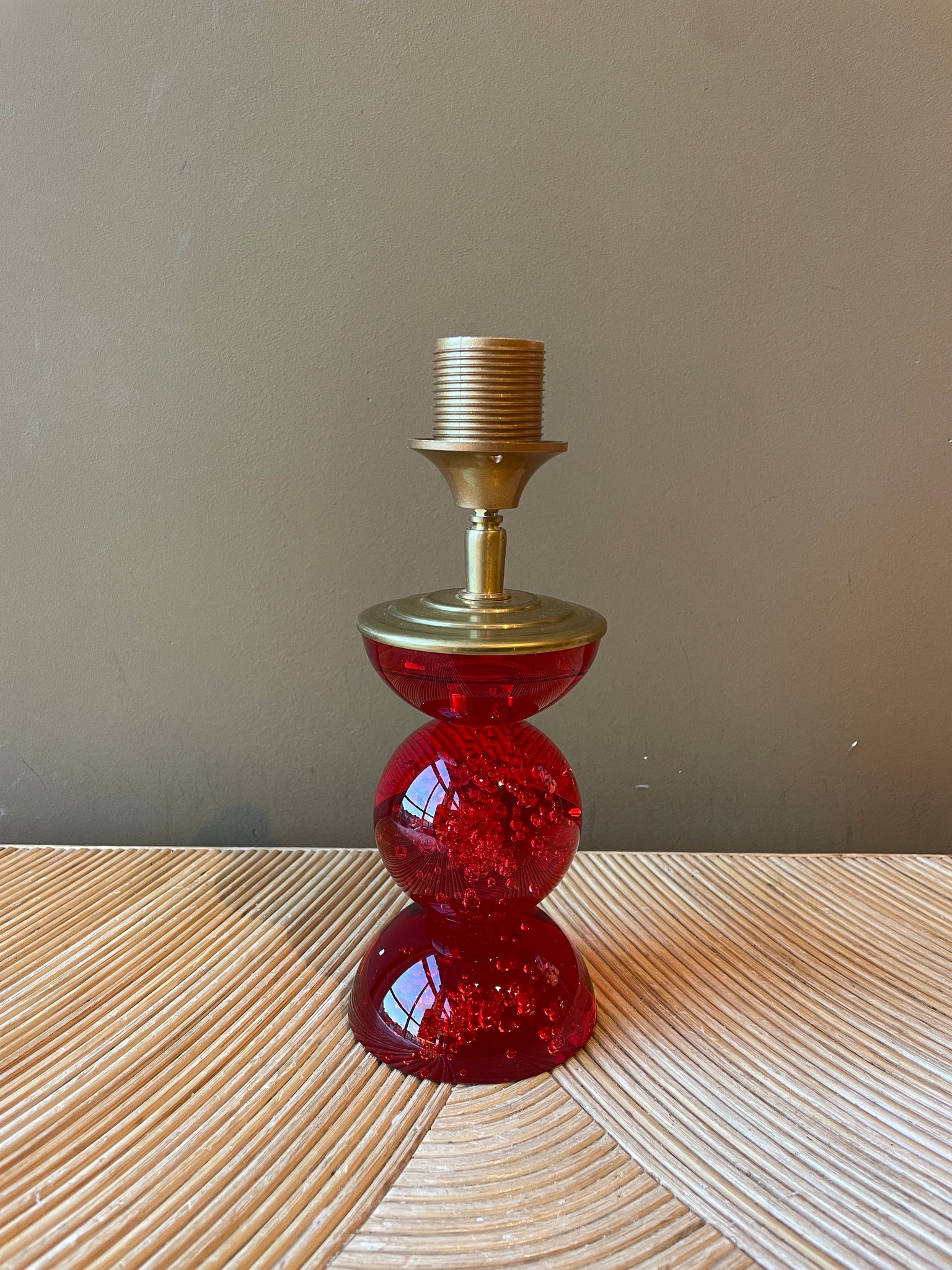 Port-a-table Hourglass Red