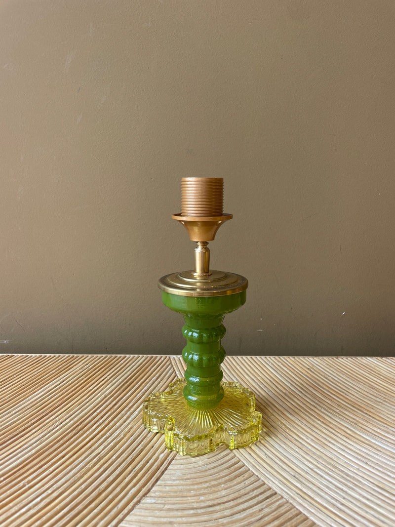 Port-a-table Green Yellow Flower