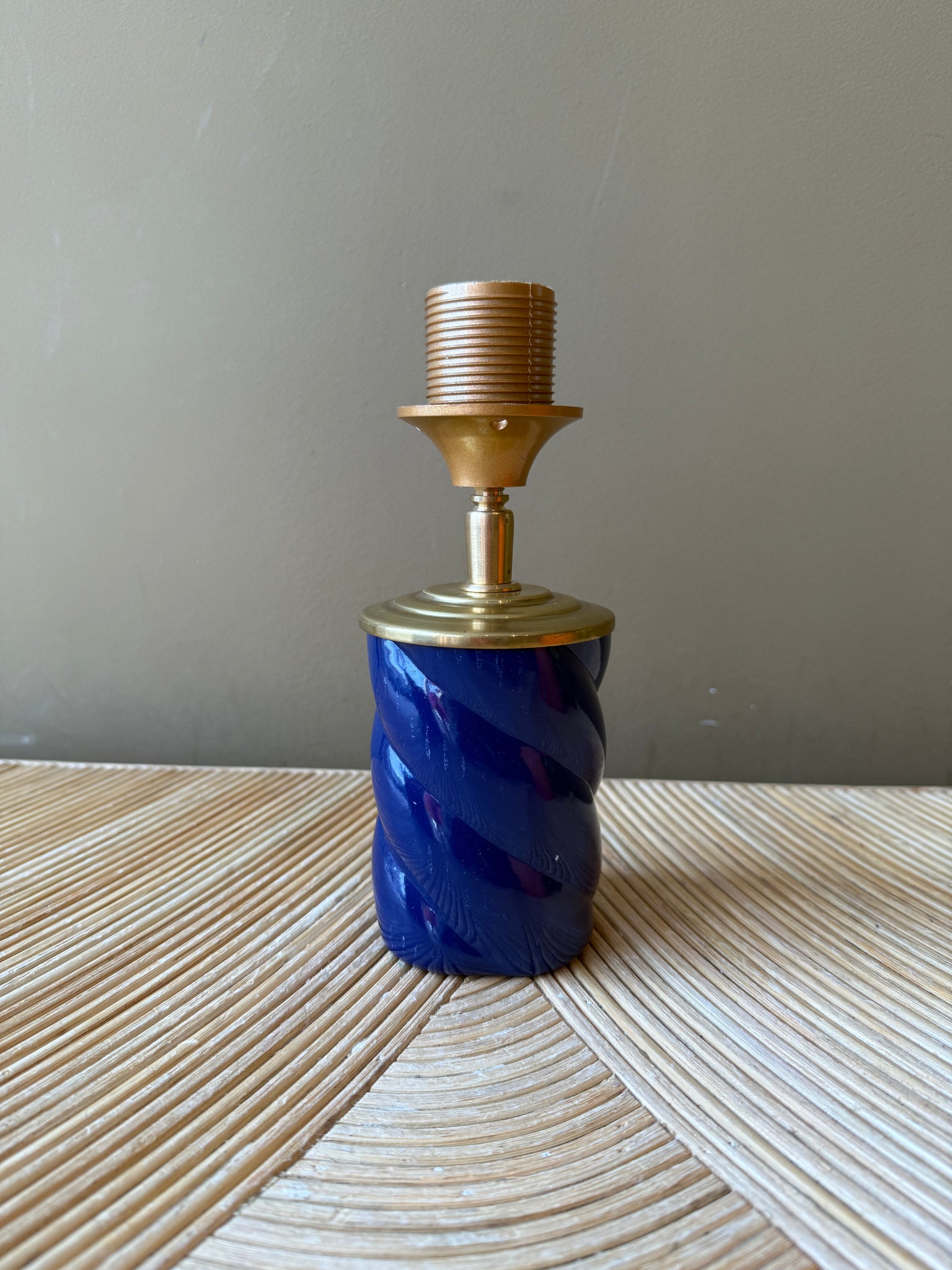 Port-a-table Solid Blue Twister