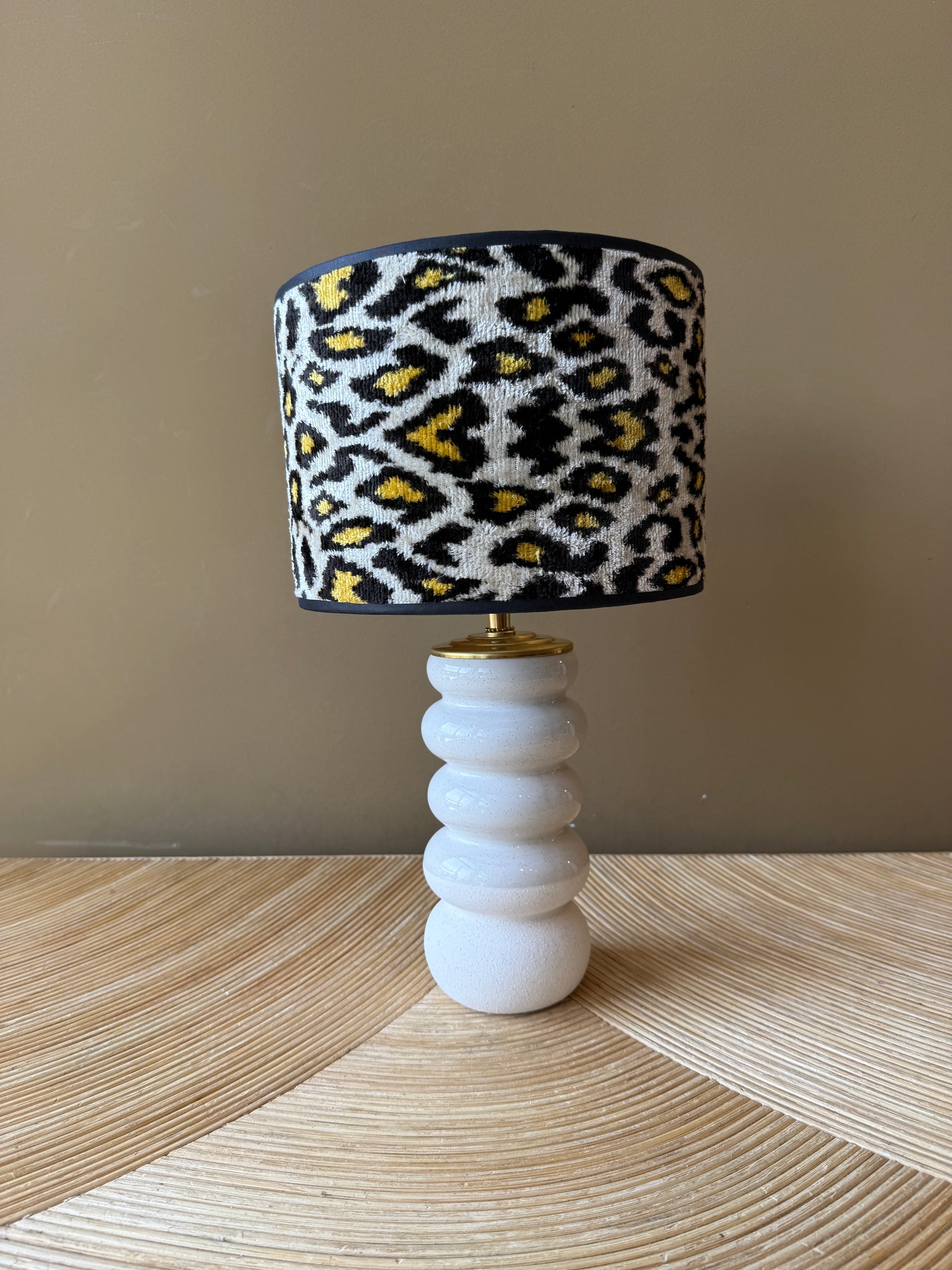 White Spotted Pebbles S
