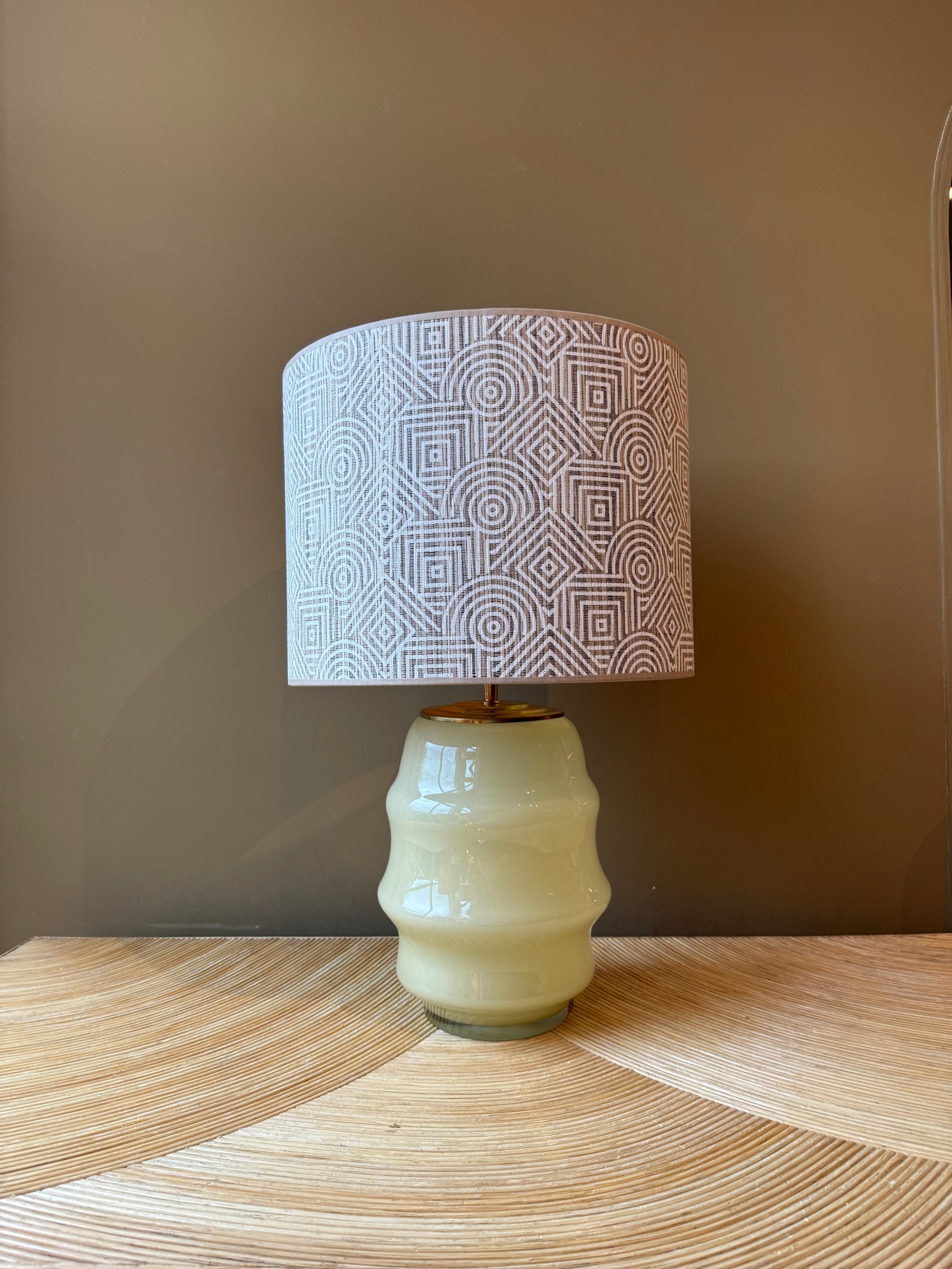 B3-192-CRE_creme_glass_beehive_coco_white modern print