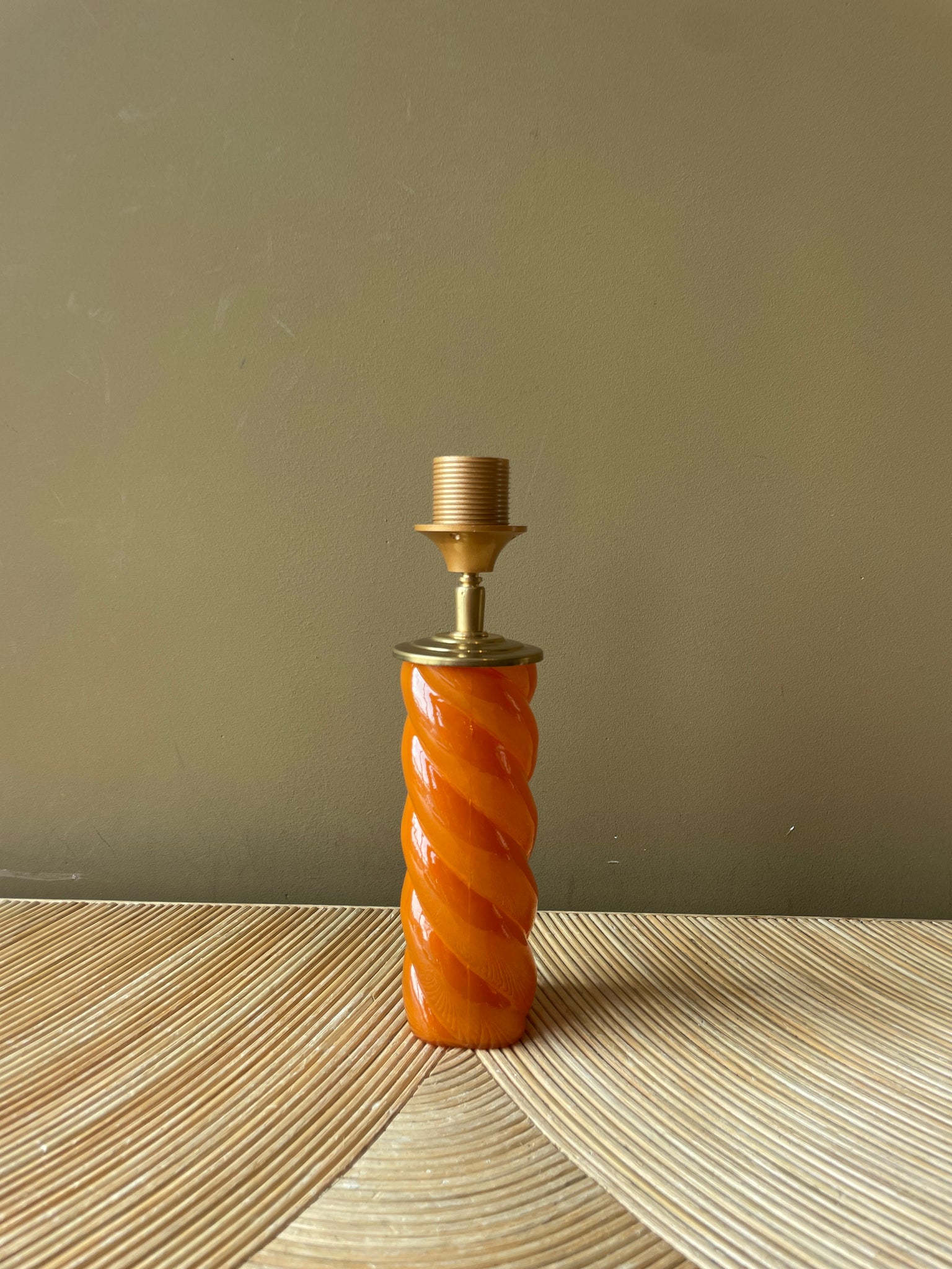 Port-a-table Twister Solid Orange