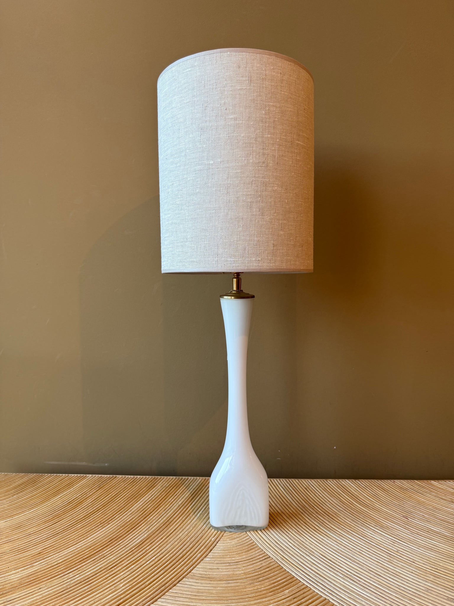 Vintage White Skinny Hips