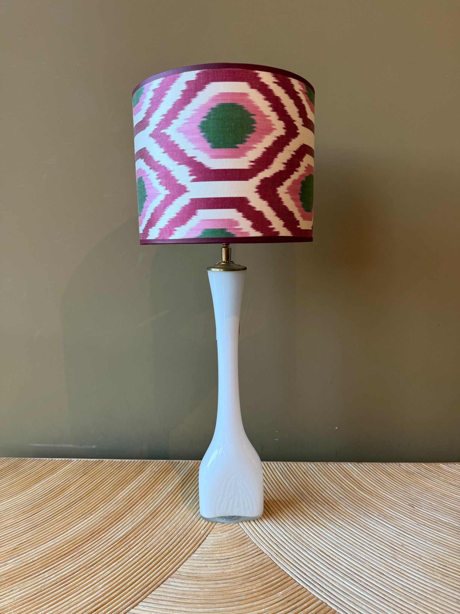 Vintage White Skinny Hips