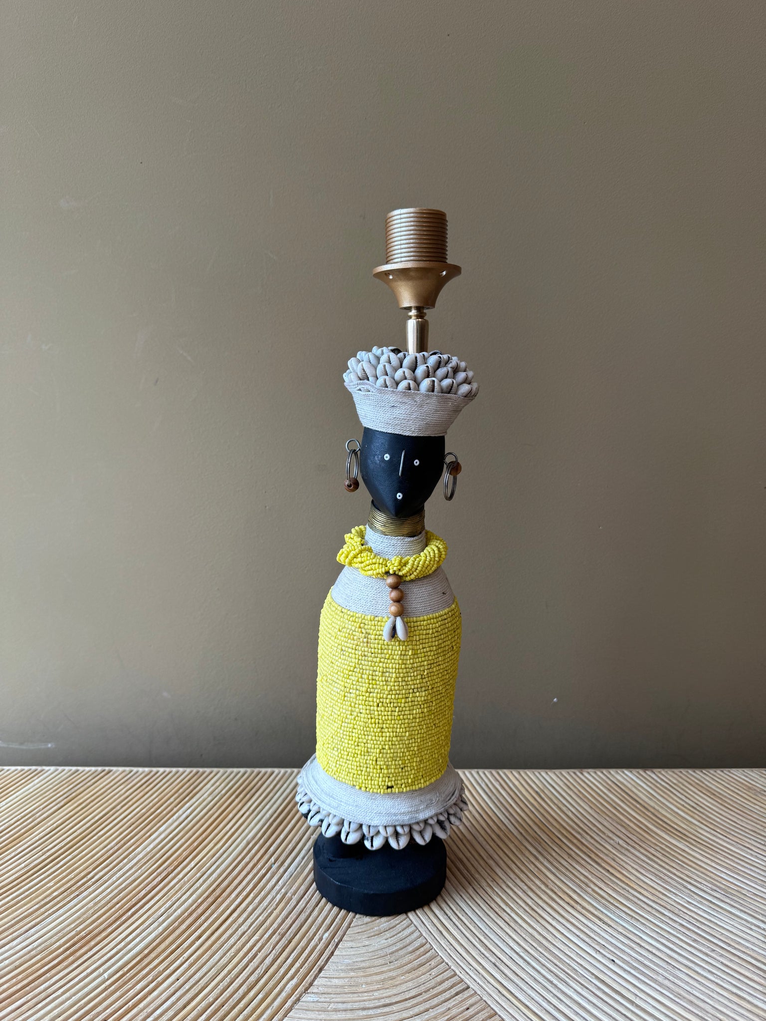 Andy Doll Yellow Shells M