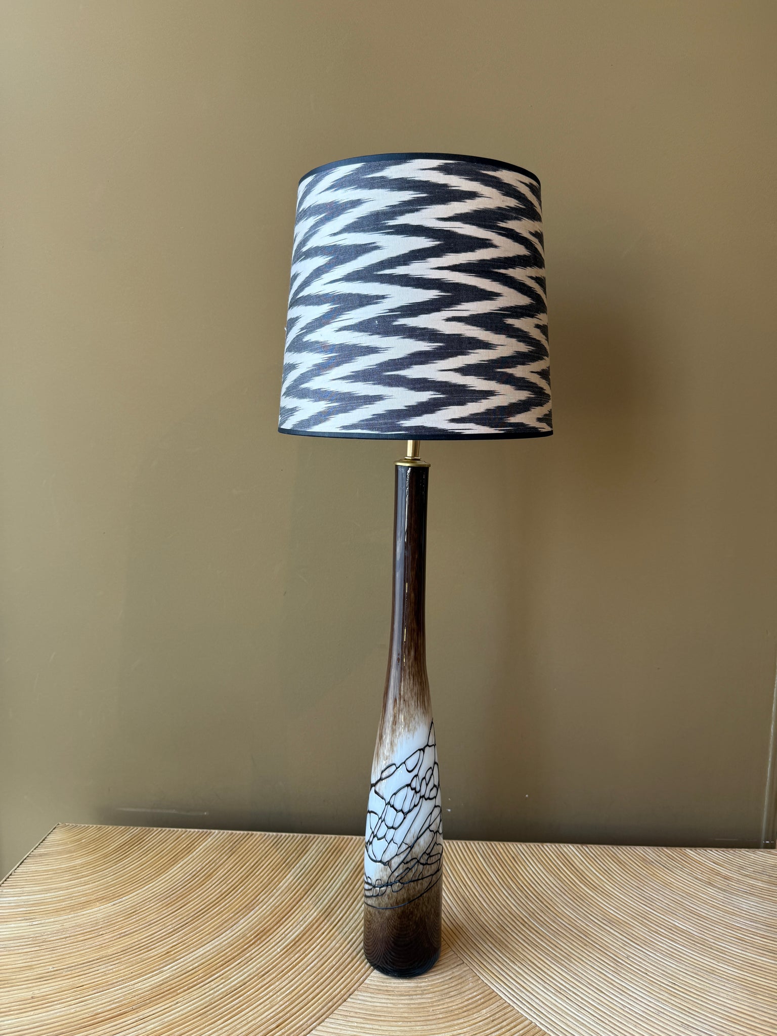 Vintage brown white swirls L