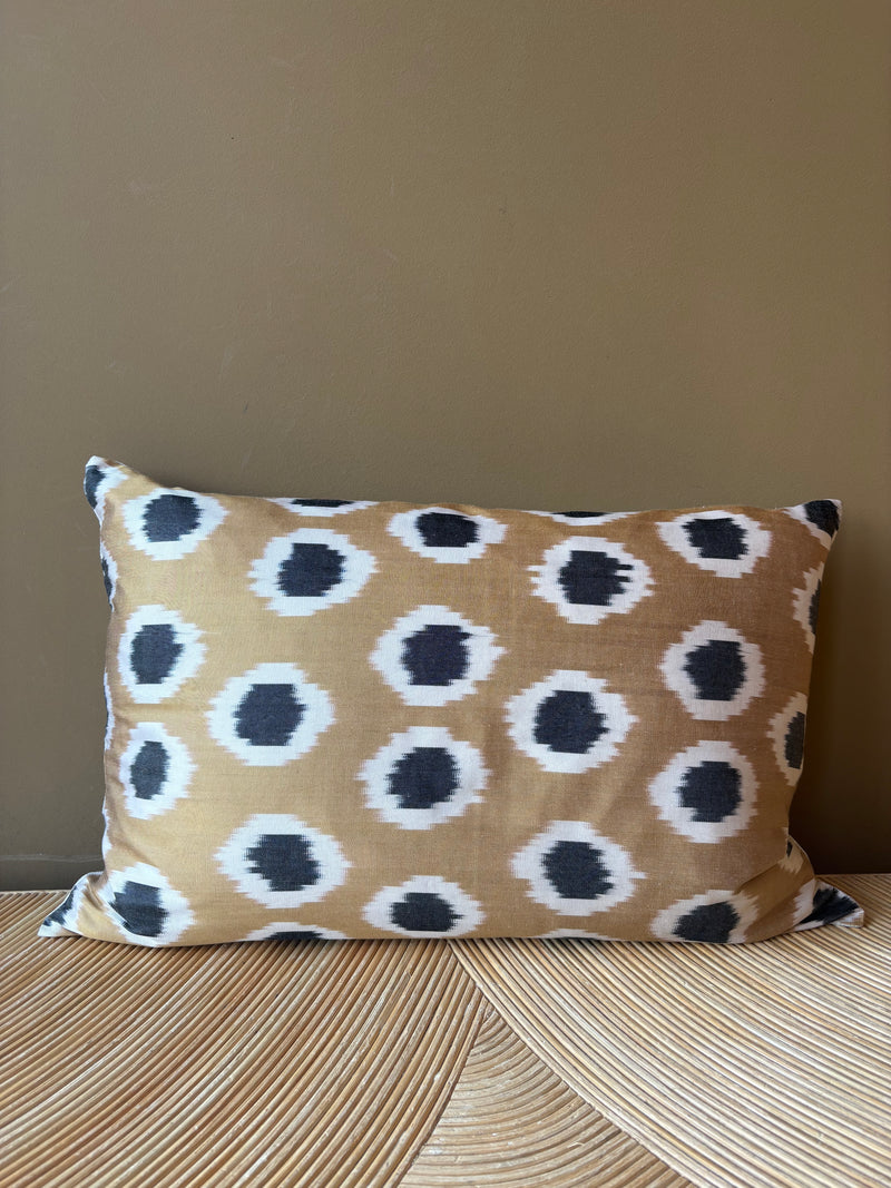 Cushion Golden Dots - Silk Ikat