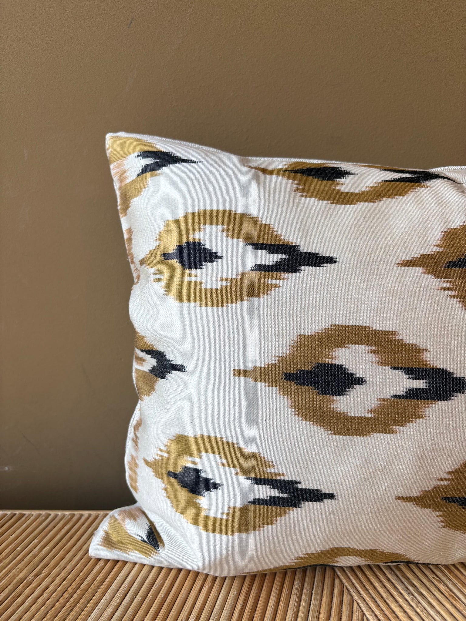 SALE Cushion White Flame - Silk Ikat