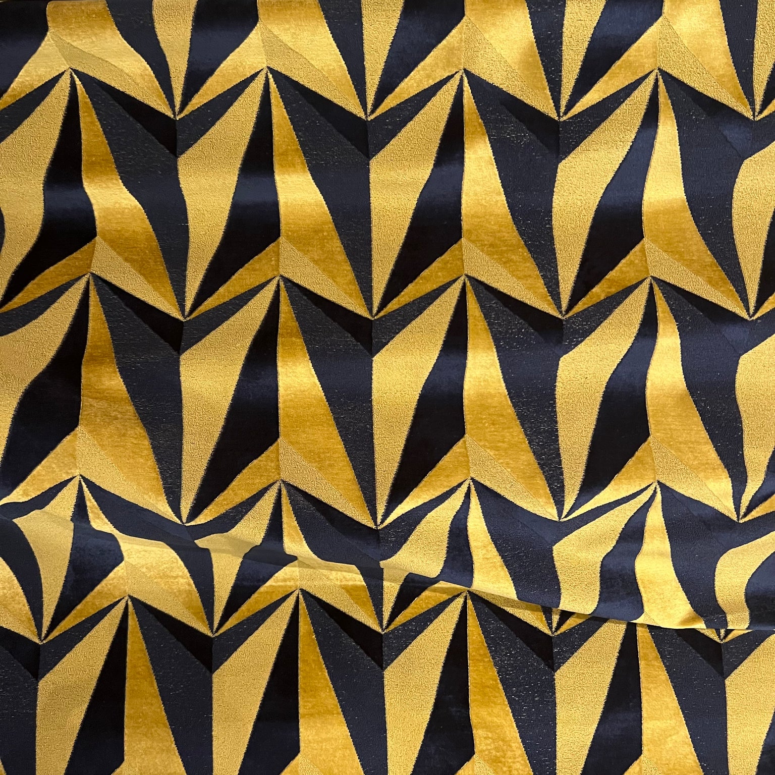 Velvet Burst Honeycomb