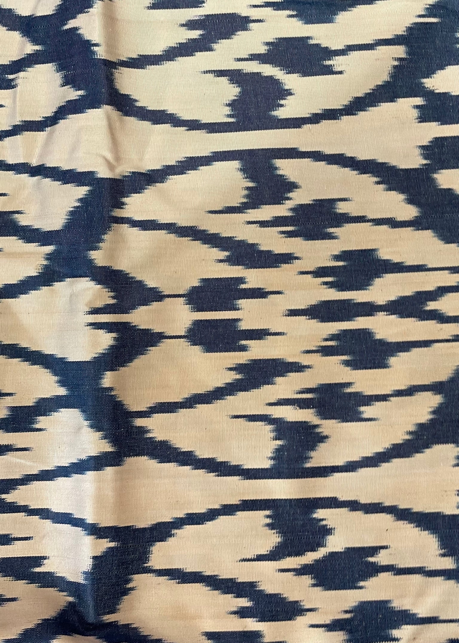 Cushion Blue white lady bug - Silk Ikat
