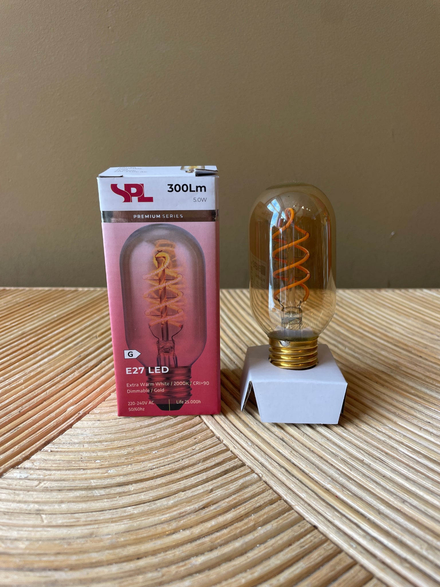 E27 Light Bulb Extra Warm