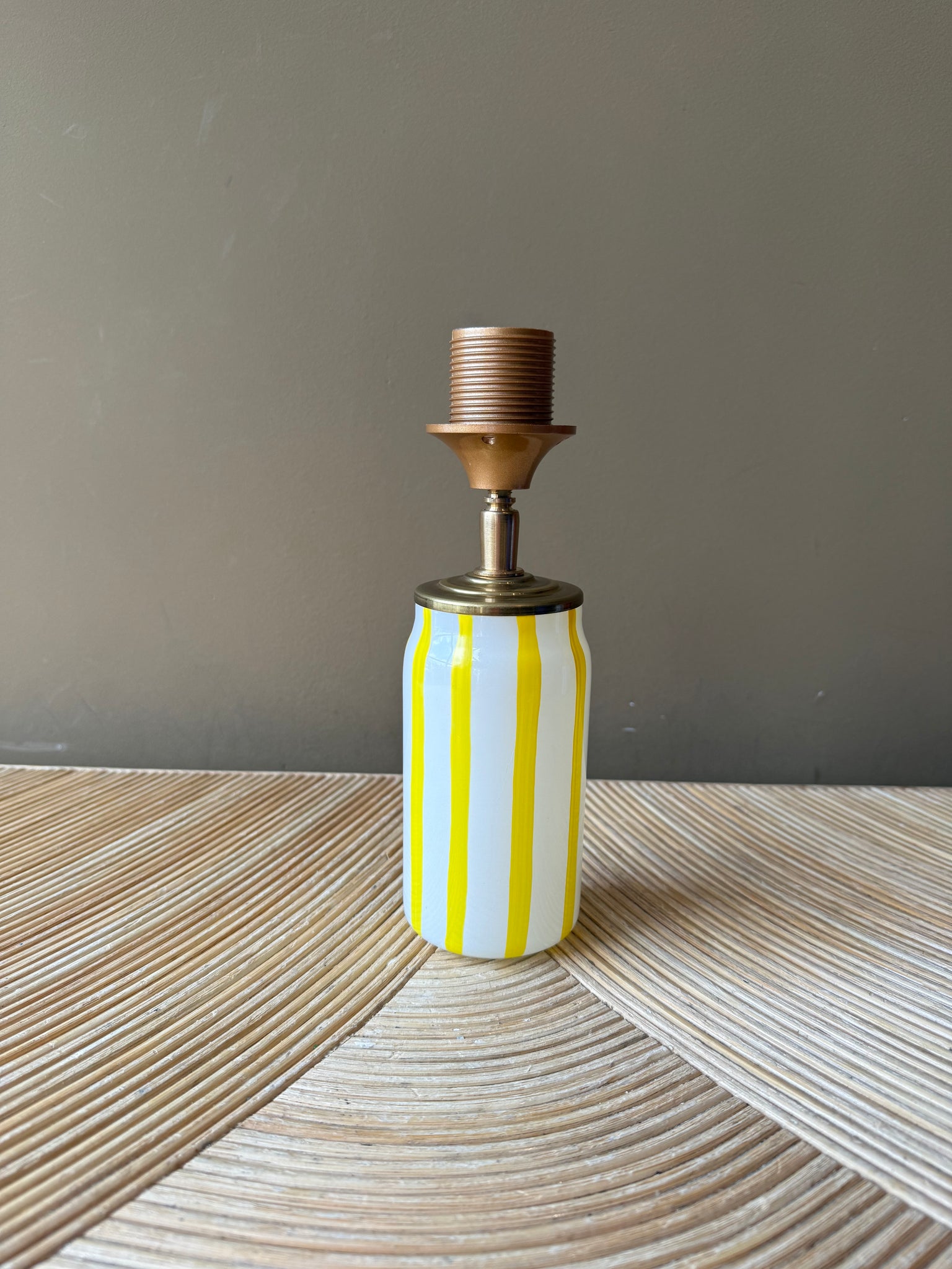 Port-a-table Beach Cup Yellow | Seventies Swirl