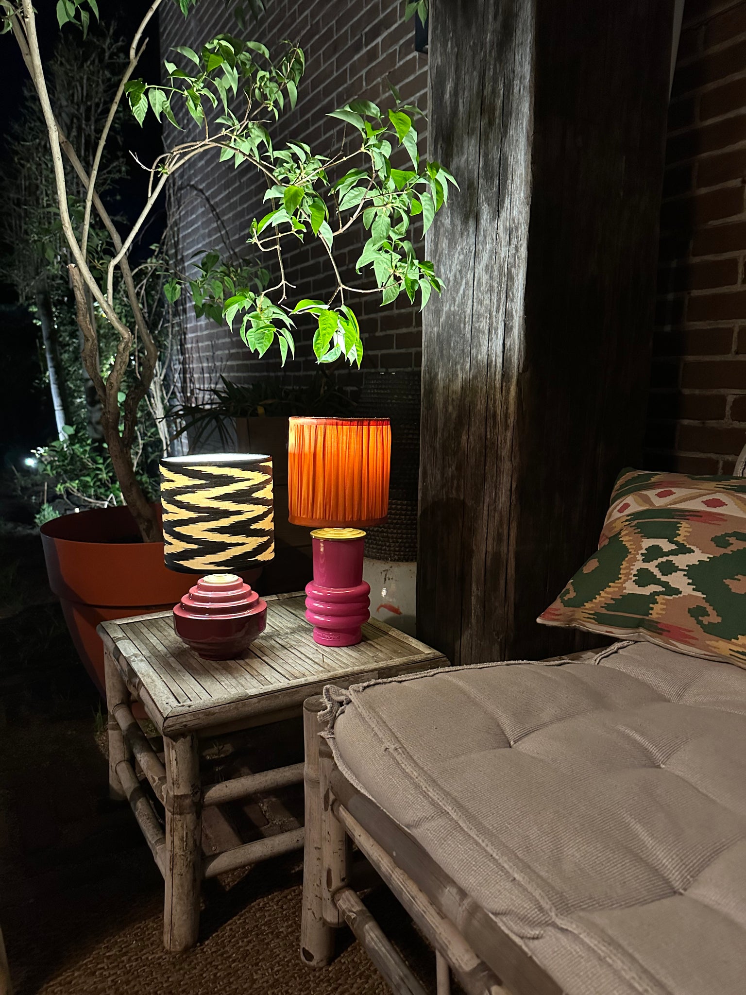 Port-a-table Steel Burgundy | Ashoka Fuchsia