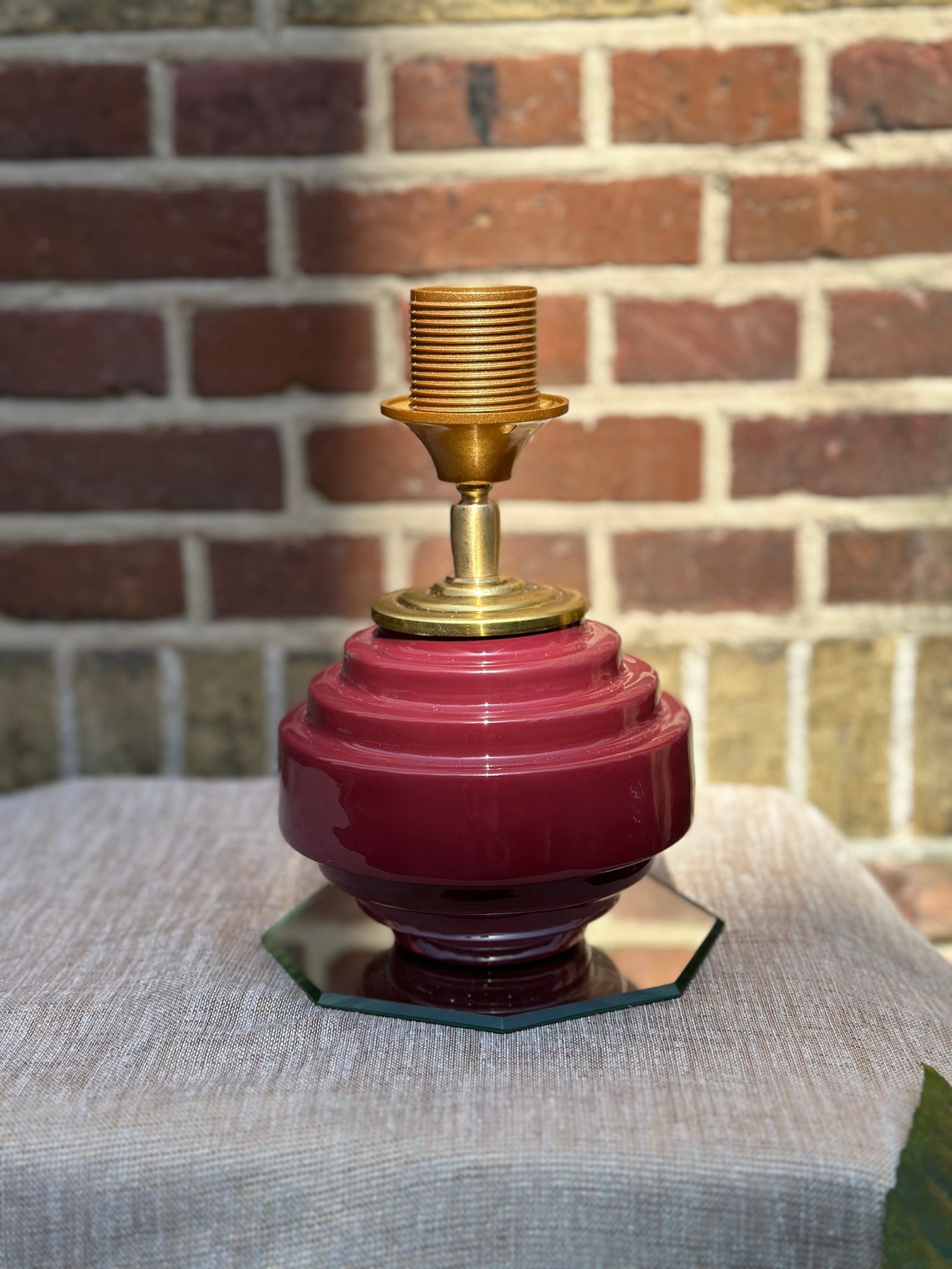 Port-a-table Steel Burgundy | Ashoka Fuchsia