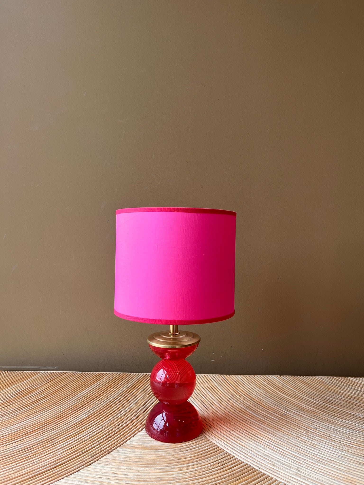 Port-a-table Hourglass Coral | Doupion Baby Pink