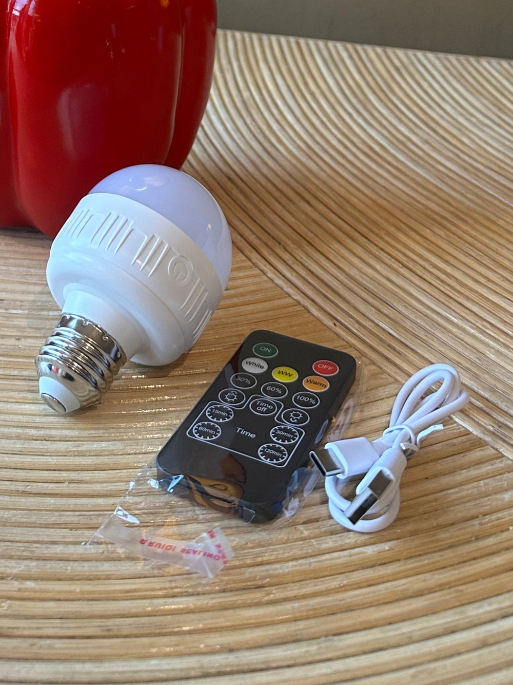 Rechargeable E27 lamp