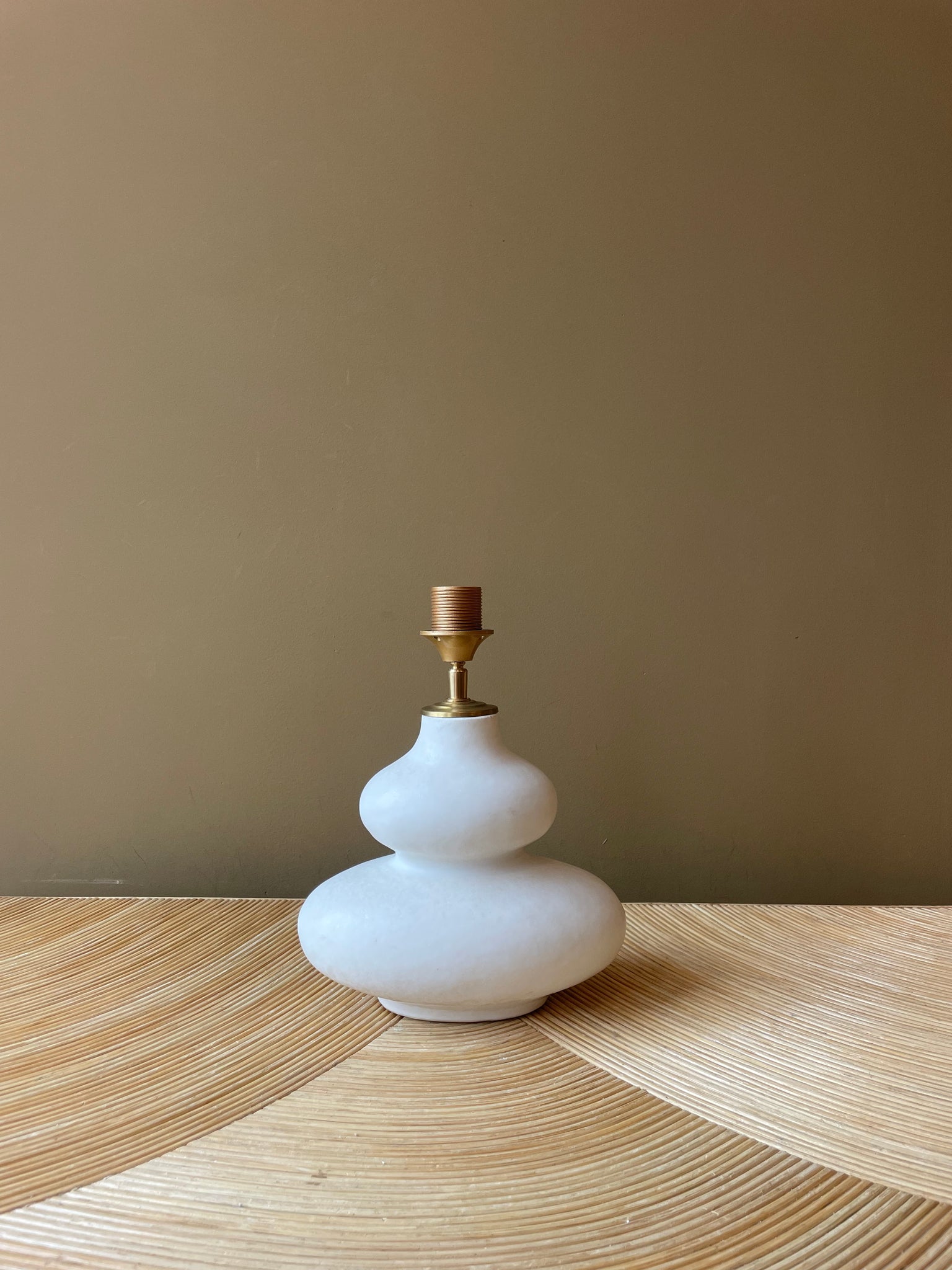 Ceramic White Hips