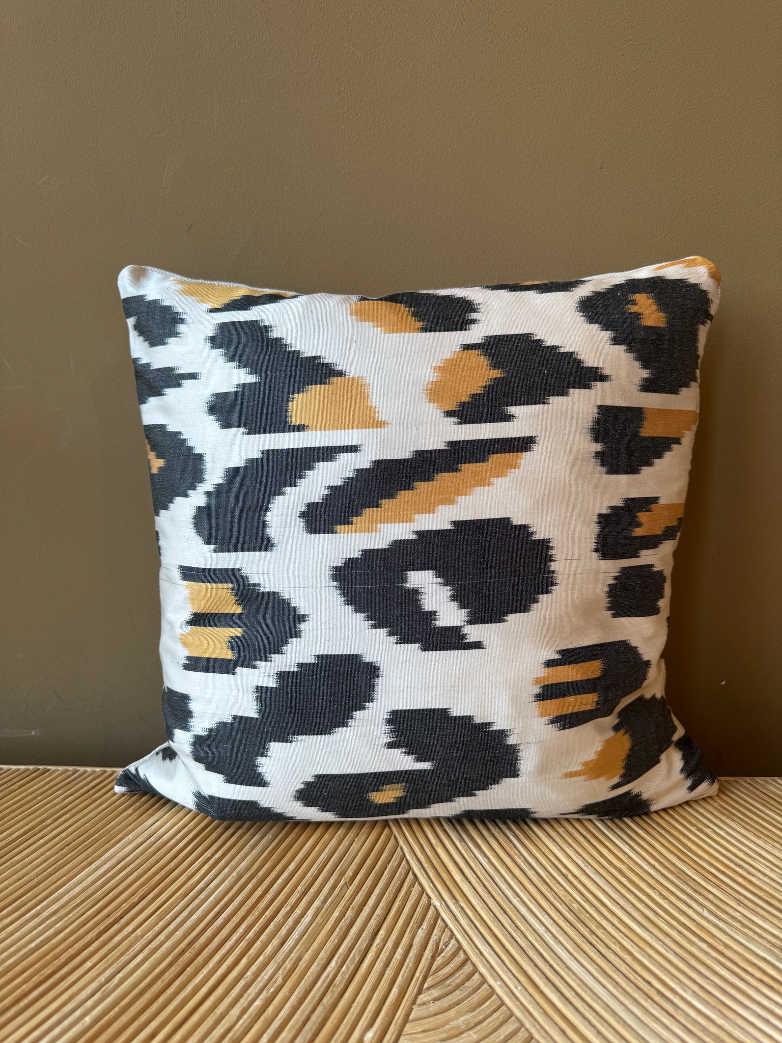 SALE Cushion Silk Leopard - Silk Ikat