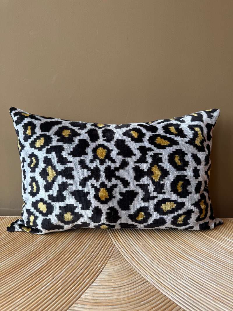 Cushion Velvet Leopard - Velvet Ikat