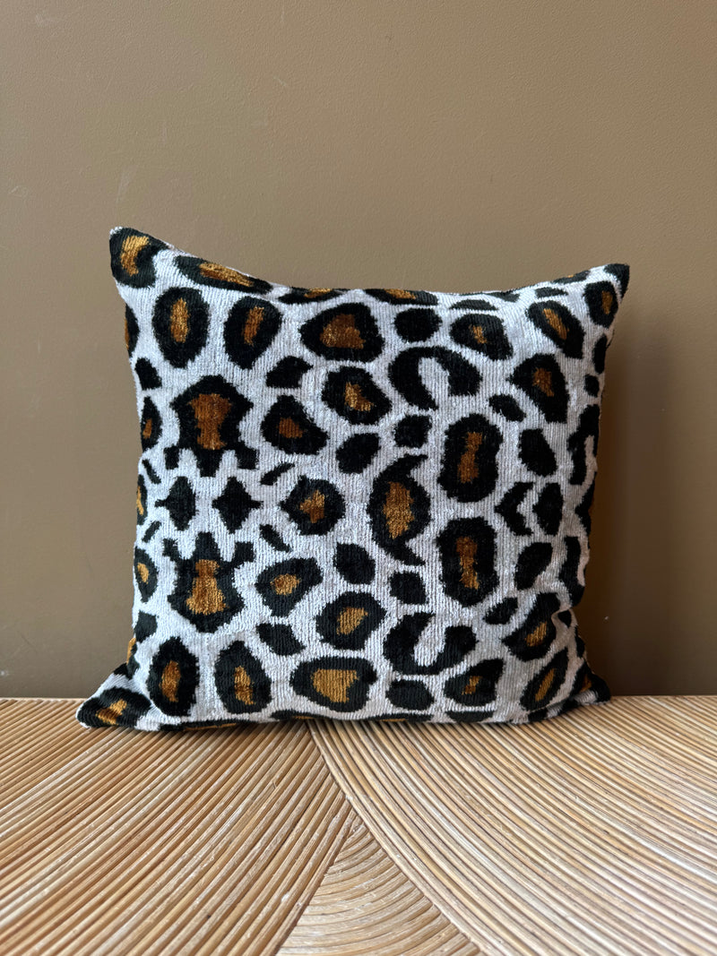 SALE Cushion Velvet Leopard - Velvet Ikat