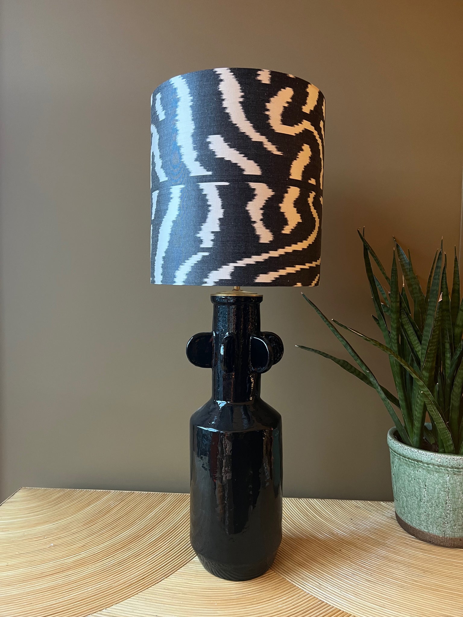 indian desert_silk black grill