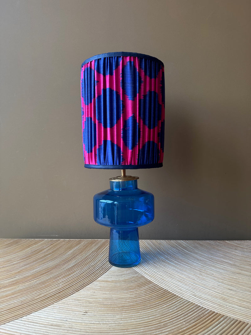 neon blue glass_blue dots on fuchsia pleated