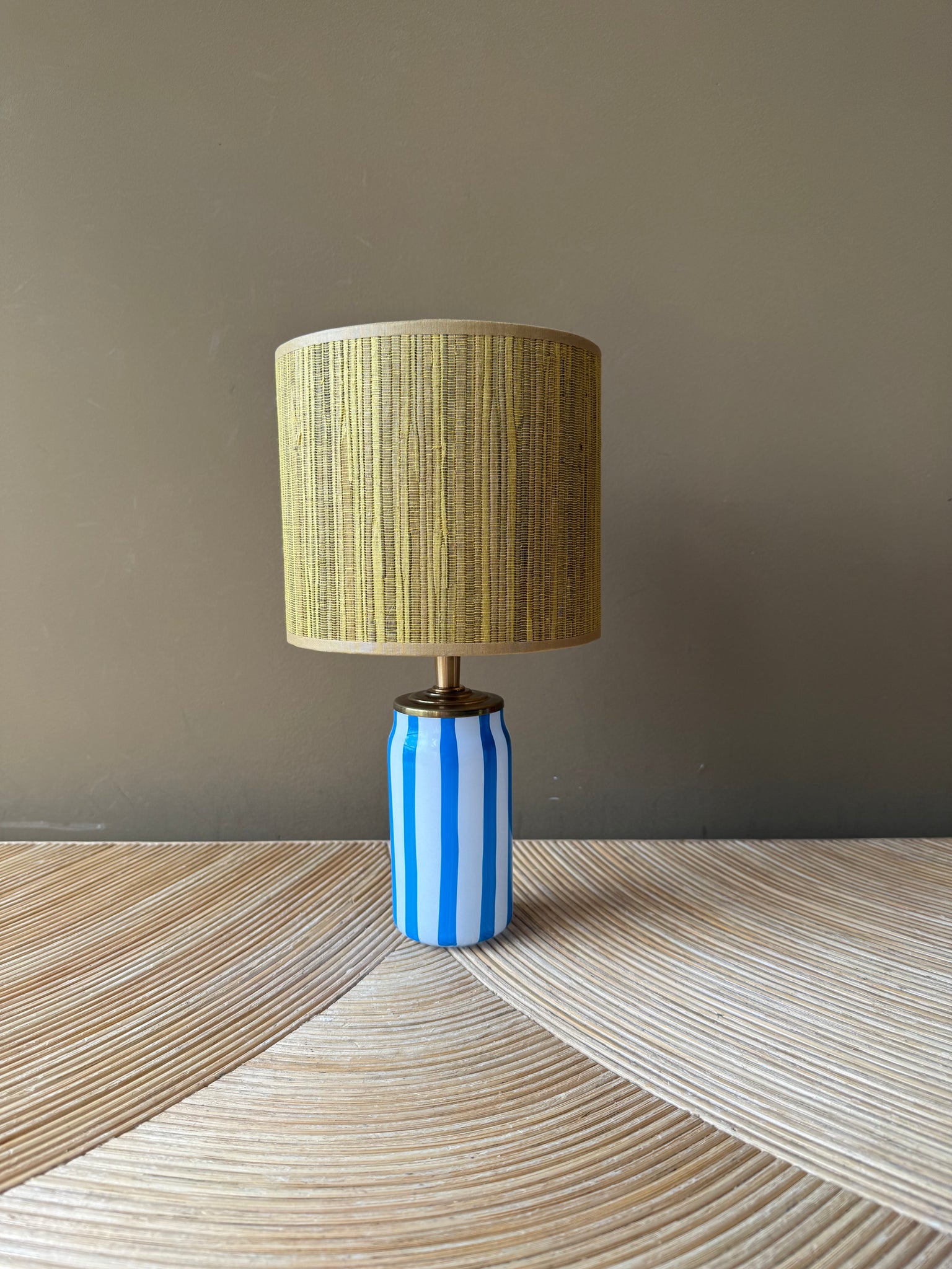 port-a-table blue beach cup_coco yellow
