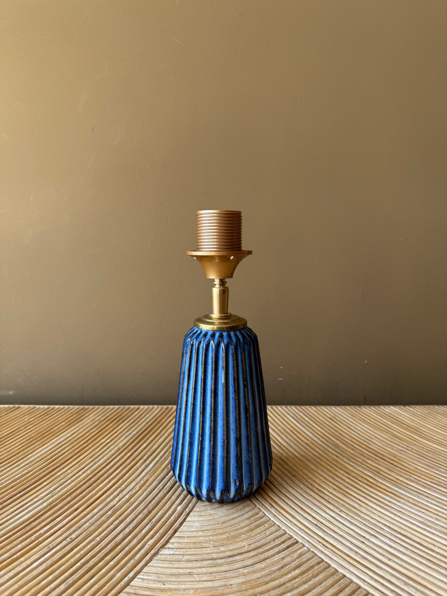 Port-a-table Blue Cone | Blue Beige Stripes