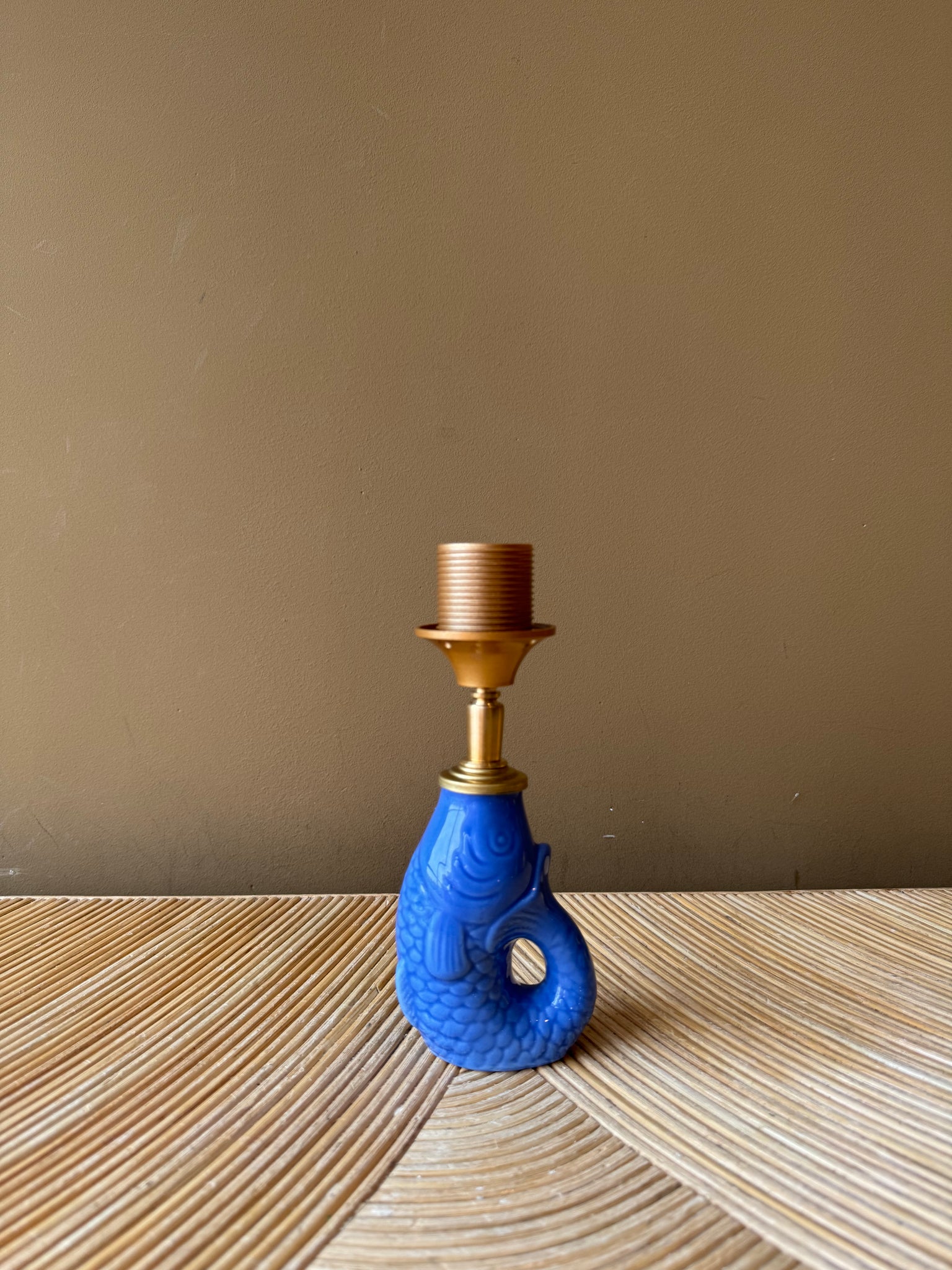 Port-a-table Fish Blue | Pink Flame