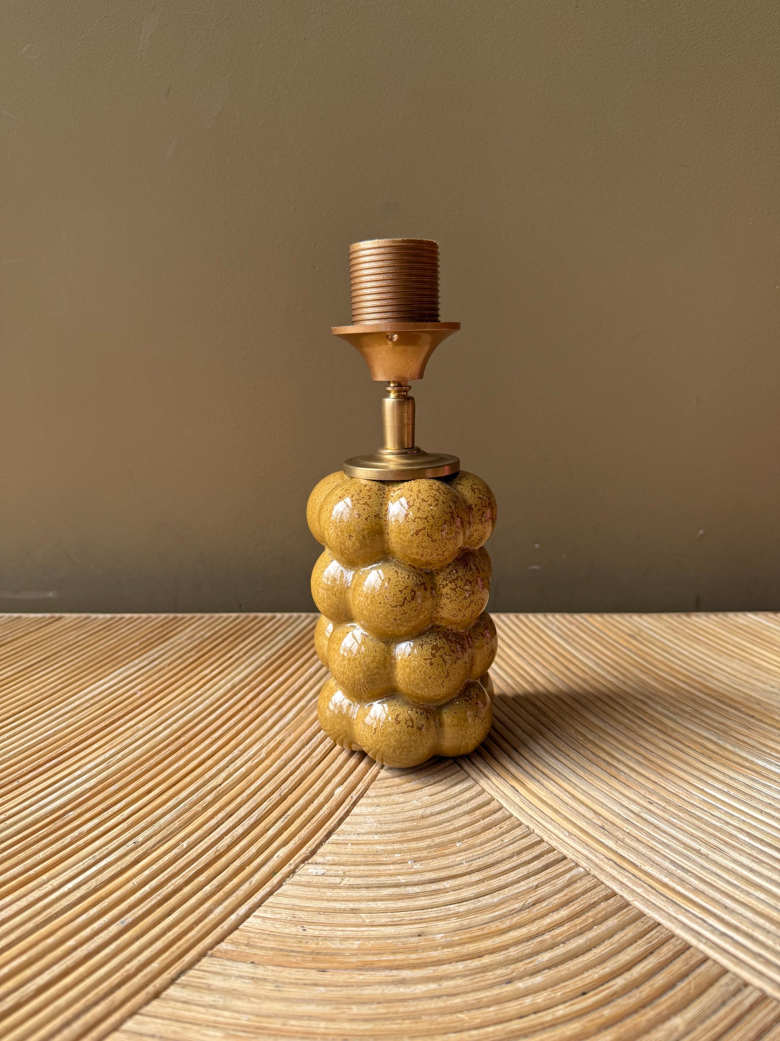 Port-a-table Ochre Pop It S | Purple dots On White