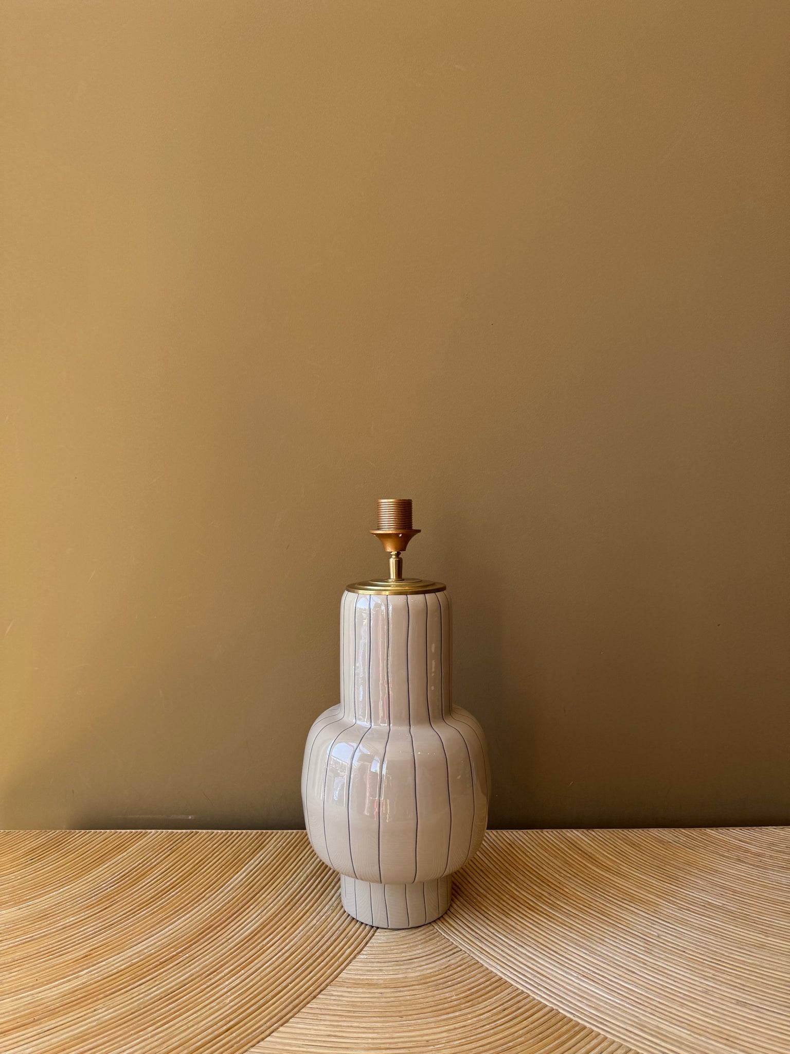 Steel Stripes Ball Creme